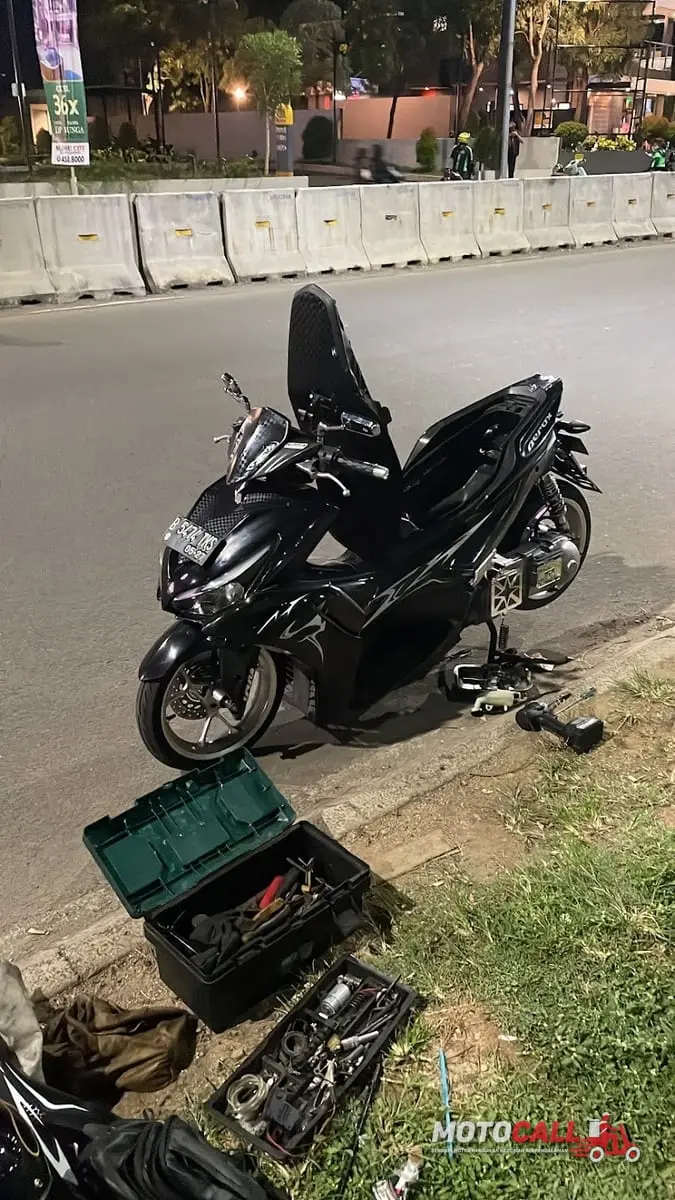 Dokumentasi MotoCall — mekanik servis motor langsung di lokasi pelanggan