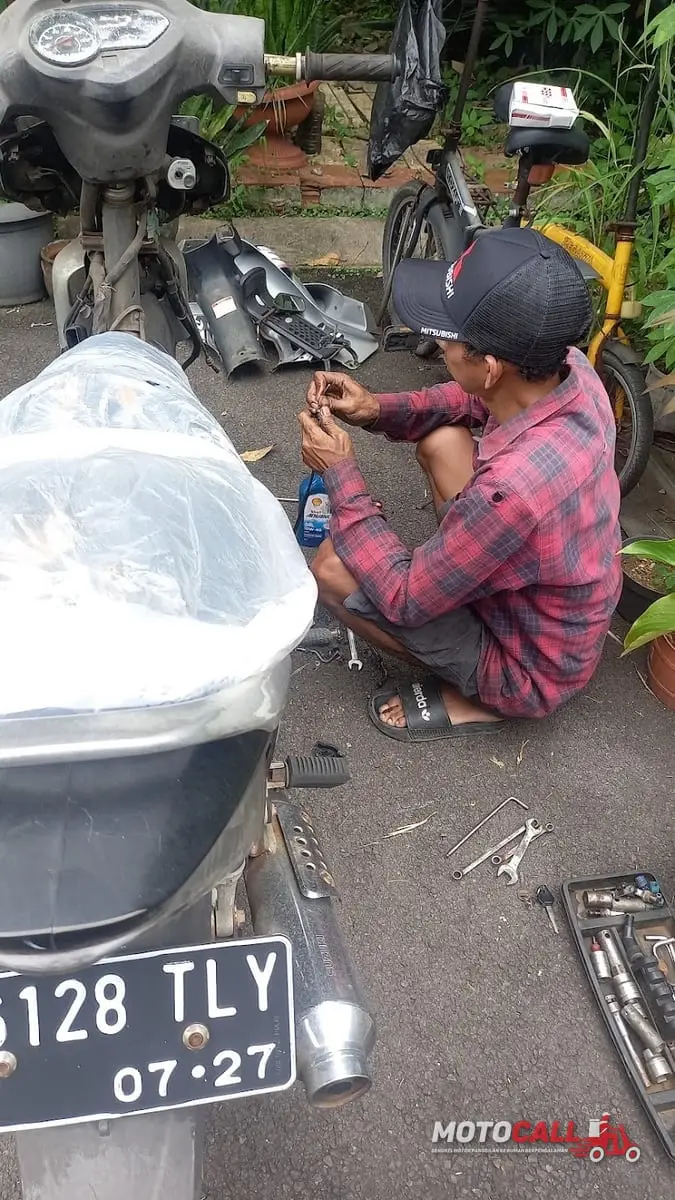 Dokumentasi MotoCall — mekanik servis motor langsung di lokasi pelanggan