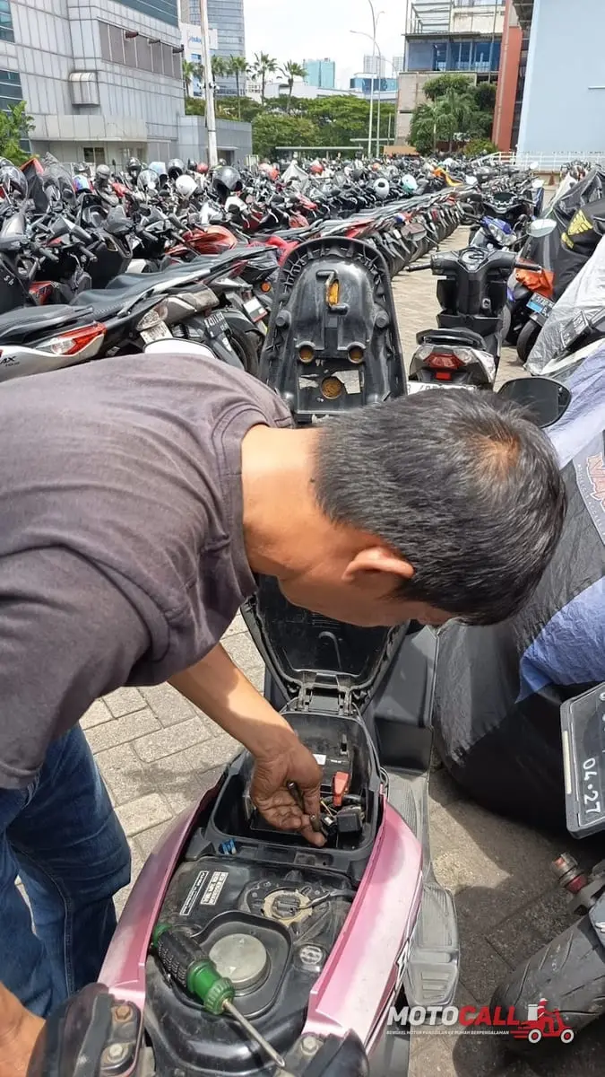 Dokumentasi MotoCall — mekanik servis motor langsung di lokasi pelanggan